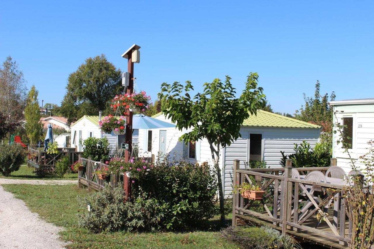 Camping Du Pontis Verteillac 外观 照片