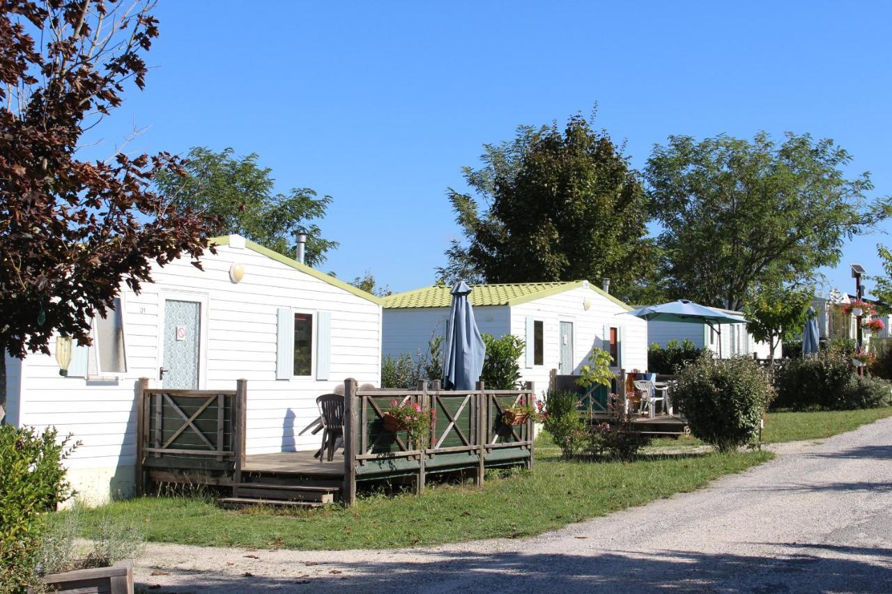 Camping Du Pontis Verteillac 外观 照片